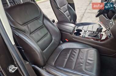 Внедорожник / Кроссовер Volkswagen Touareg 2015 в 