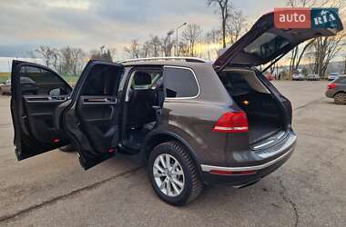 Внедорожник / Кроссовер Volkswagen Touareg 2015 в 
