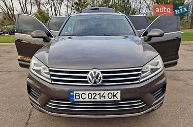 Внедорожник / Кроссовер Volkswagen Touareg 2015 в 