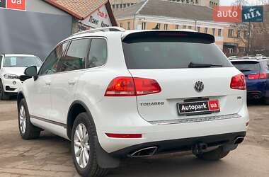 Внедорожник / Кроссовер Volkswagen Touareg 2012 в Виннице