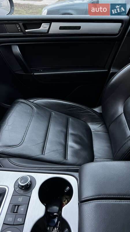 Внедорожник / Кроссовер Volkswagen Touareg 2011 в Белой Церкви