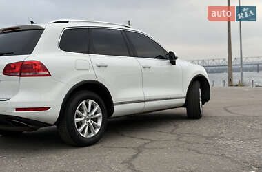 Позашляховик / Кросовер Volkswagen Touareg 2014 в Києві