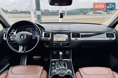 Внедорожник / Кроссовер Volkswagen Touareg 2017 в 