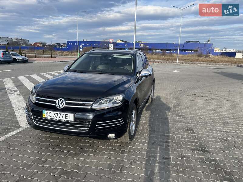 Внедорожник / Кроссовер Volkswagen Touareg 2011 в Стрые
