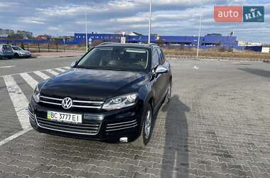 Позашляховик / Кросовер Volkswagen Touareg 2011 в Стрию