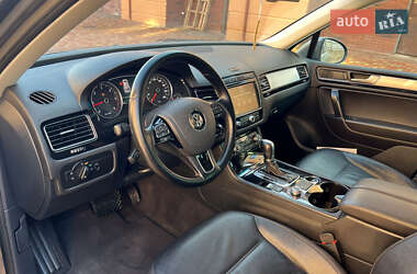 Внедорожник / Кроссовер Volkswagen Touareg 2014 в Черновцах