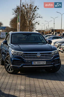 Внедорожник / Кроссовер Volkswagen Touareg 2018 в 