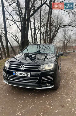 Внедорожник / Кроссовер Volkswagen Touareg 2012 в Львове