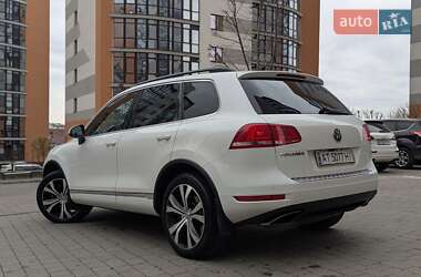 Позашляховик / Кросовер Volkswagen Touareg 2013 в Івано-Франківську