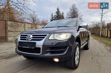 Внедорожник / Кроссовер Volkswagen Touareg 2010 в Киеве