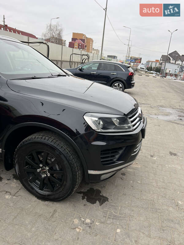 Внедорожник / Кроссовер Volkswagen Touareg 2017 в Тернополе