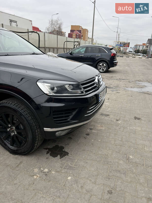 Внедорожник / Кроссовер Volkswagen Touareg 2017 в Тернополе