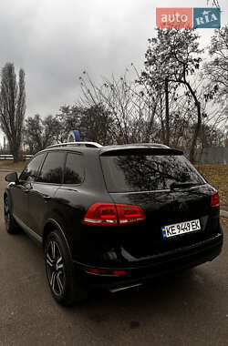 Внедорожник / Кроссовер Volkswagen Touareg 2012 в 