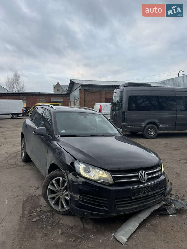 Позашляховик / Кросовер Volkswagen Touareg 2012 в Хмельницькому