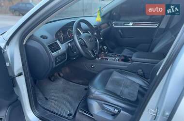 Внедорожник / Кроссовер Volkswagen Touareg 2012 в Харькове