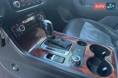 Внедорожник / Кроссовер Volkswagen Touareg 2012 в 