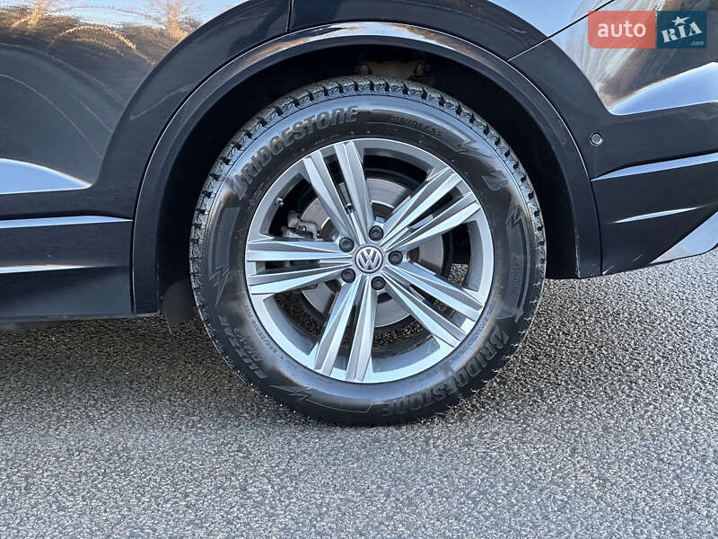 Внедорожник / Кроссовер Volkswagen Touareg 2018 в Луцке