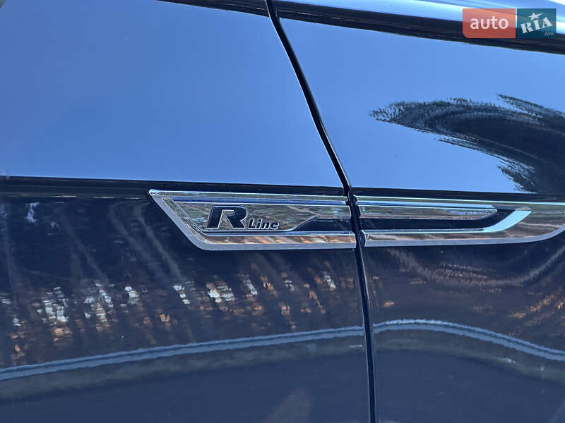 Внедорожник / Кроссовер Volkswagen Touareg 2018 в Луцке