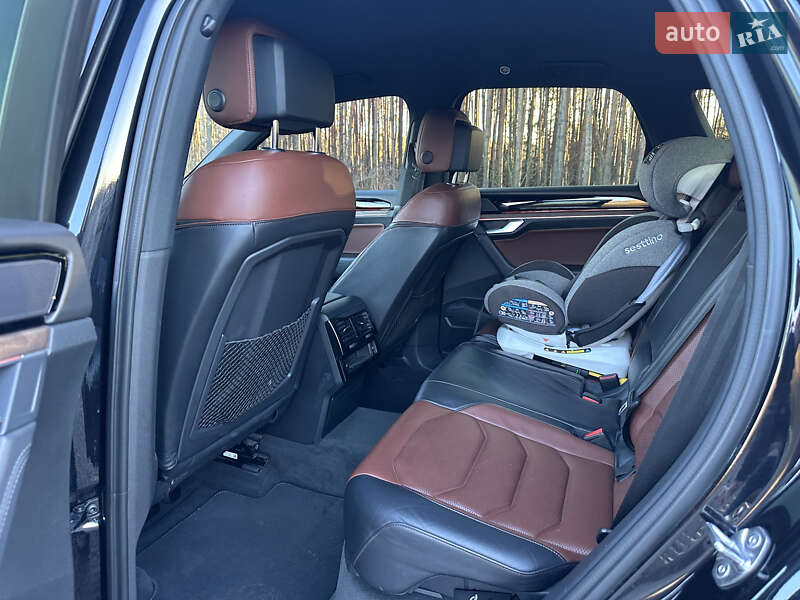 Внедорожник / Кроссовер Volkswagen Touareg 2018 в Луцке
