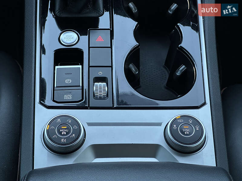 Внедорожник / Кроссовер Volkswagen Touareg 2018 в Луцке