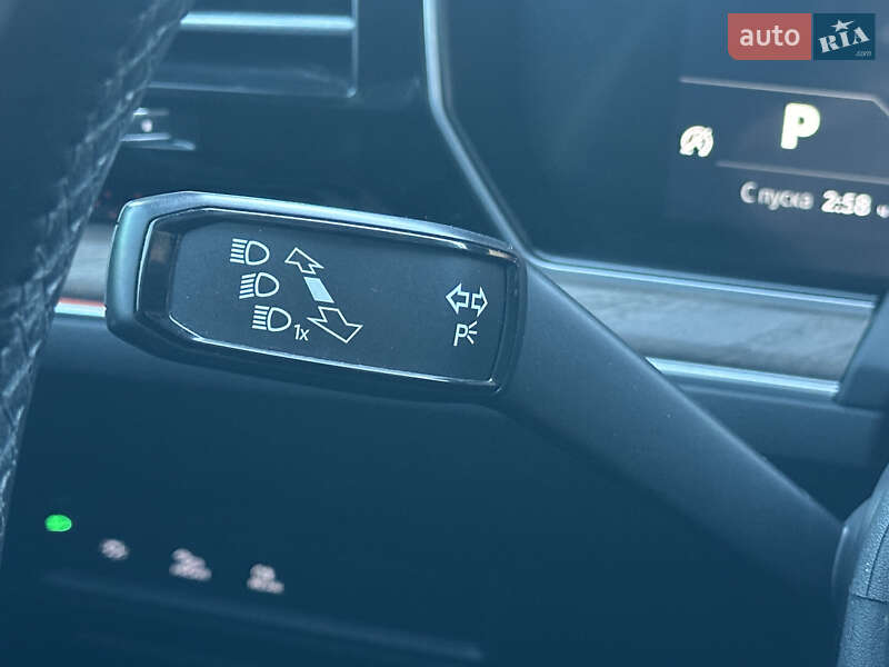 Внедорожник / Кроссовер Volkswagen Touareg 2018 в Луцке