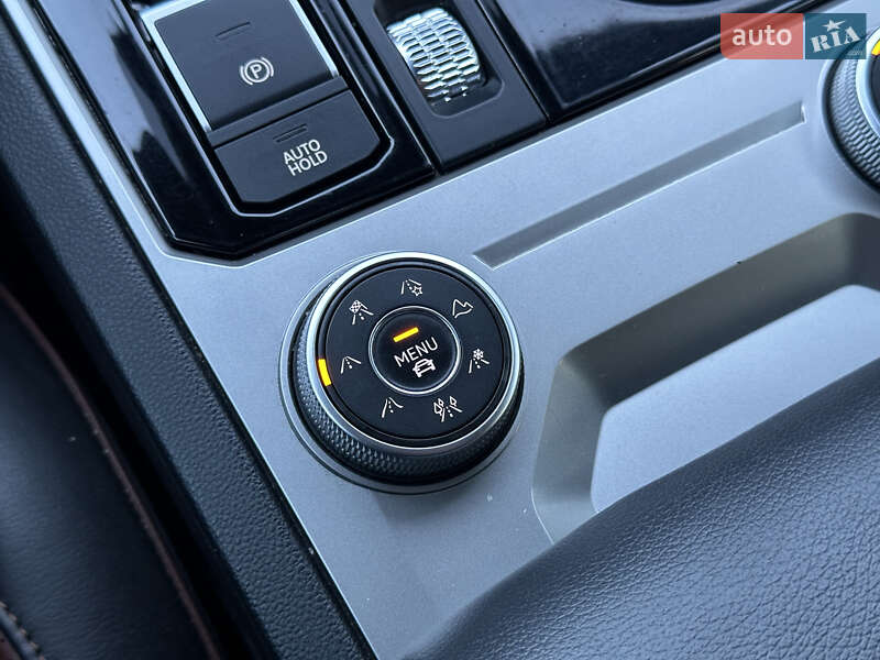 Внедорожник / Кроссовер Volkswagen Touareg 2018 в Луцке