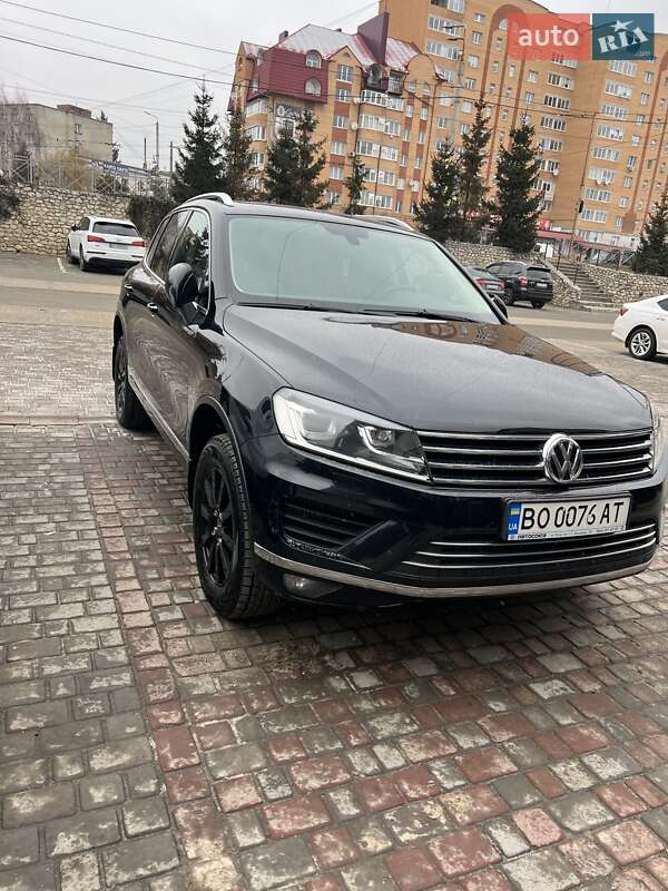 Внедорожник / Кроссовер Volkswagen Touareg 2017 в Тернополе