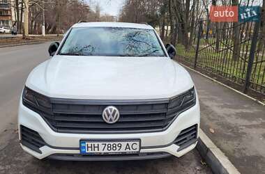 Внедорожник / Кроссовер Volkswagen Touareg 2018 в Одессе