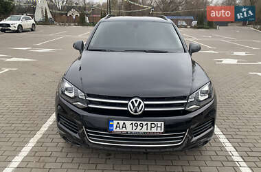 Внедорожник / Кроссовер Volkswagen Touareg 2011 в Киеве