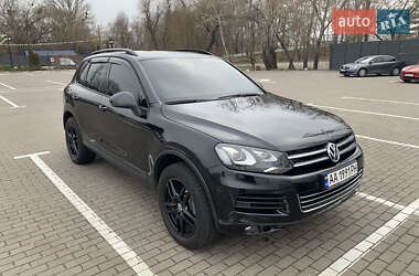 Позашляховик / Кросовер Volkswagen Touareg 2011 в Києві