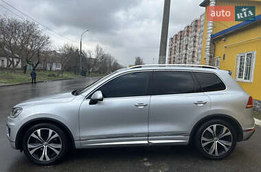 Позашляховик / Кросовер Volkswagen Touareg 2017 в Миколаєві