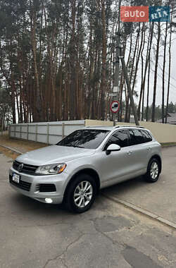 Позашляховик / Кросовер Volkswagen Touareg 2013 в Запоріжжі