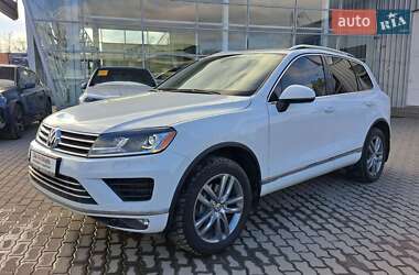 Внедорожник / Кроссовер Volkswagen Touareg 2015 в Хмельницком