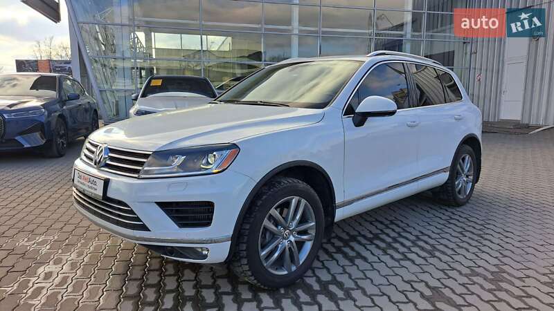 Позашляховик / Кросовер Volkswagen Touareg 2015 в Хмельницькому