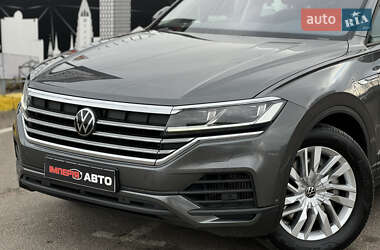 Позашляховик / Кросовер Volkswagen Touareg 2020 в Києві