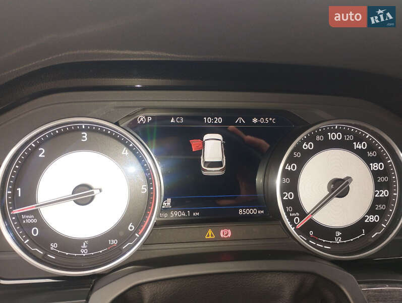 Внедорожник / Кроссовер Volkswagen Touareg 2021 в Киеве