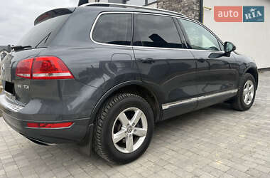 Позашляховик / Кросовер Volkswagen Touareg 2011 в 