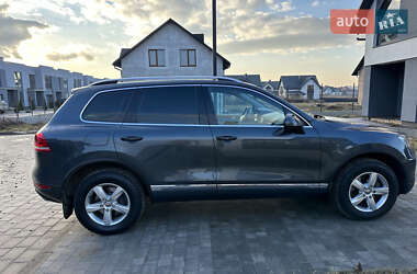 Позашляховик / Кросовер Volkswagen Touareg 2011 в 