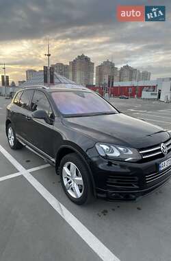 Позашляховик / Кросовер Volkswagen Touareg 2013 в Києві