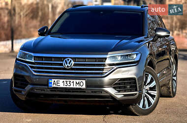 Внедорожник / Кроссовер Volkswagen Touareg 2019 в 