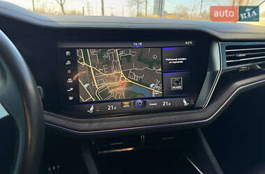 Внедорожник / Кроссовер Volkswagen Touareg 2019 в 
