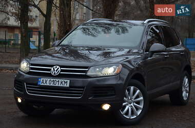 Внедорожник / Кроссовер Volkswagen Touareg 2012 в Харькове