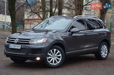 Внедорожник / Кроссовер Volkswagen Touareg 2012 в Харькове