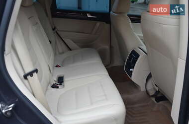 Внедорожник / Кроссовер Volkswagen Touareg 2012 в Харькове