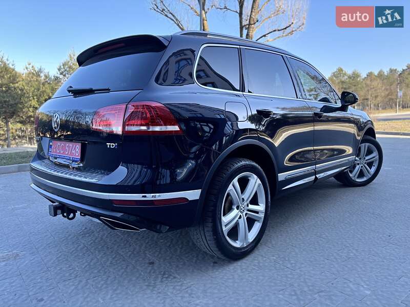 Внедорожник / Кроссовер Volkswagen Touareg 2015 в Львове