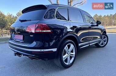 Внедорожник / Кроссовер Volkswagen Touareg 2015 в Львове