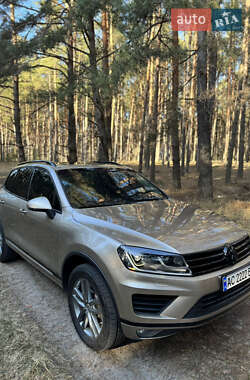 Позашляховик / Кросовер Volkswagen Touareg 2015 в Любомлі