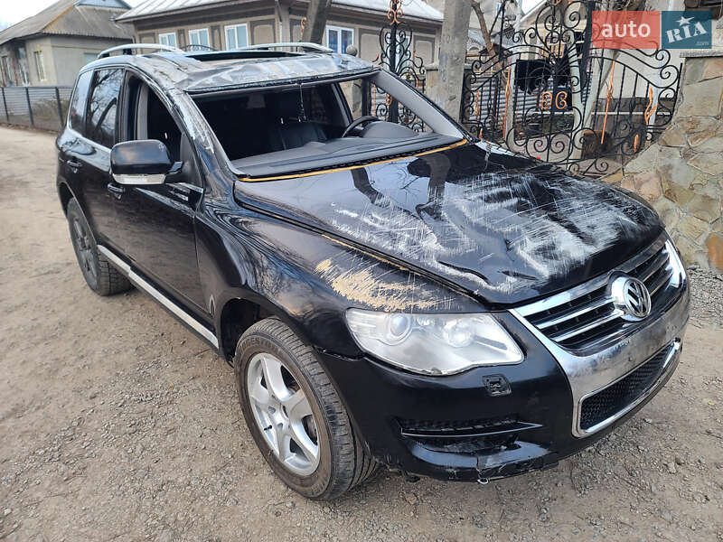 Внедорожник / Кроссовер Volkswagen Touareg 2006 в Черновцах