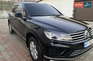 Позашляховик / Кросовер Volkswagen Touareg 2016 в Косові