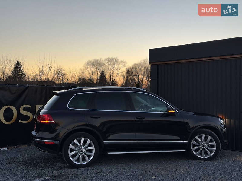 Внедорожник / Кроссовер Volkswagen Touareg 2017 в Дрогобыче